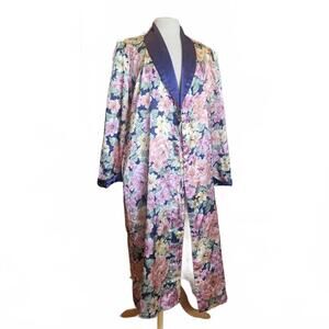 vintage woman's floral satin house jacket/robe with blue satin collar